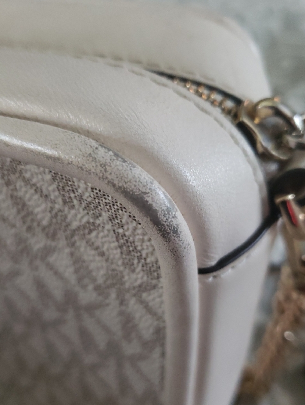 Michael Kors Crossbody - Picture 13 of 16